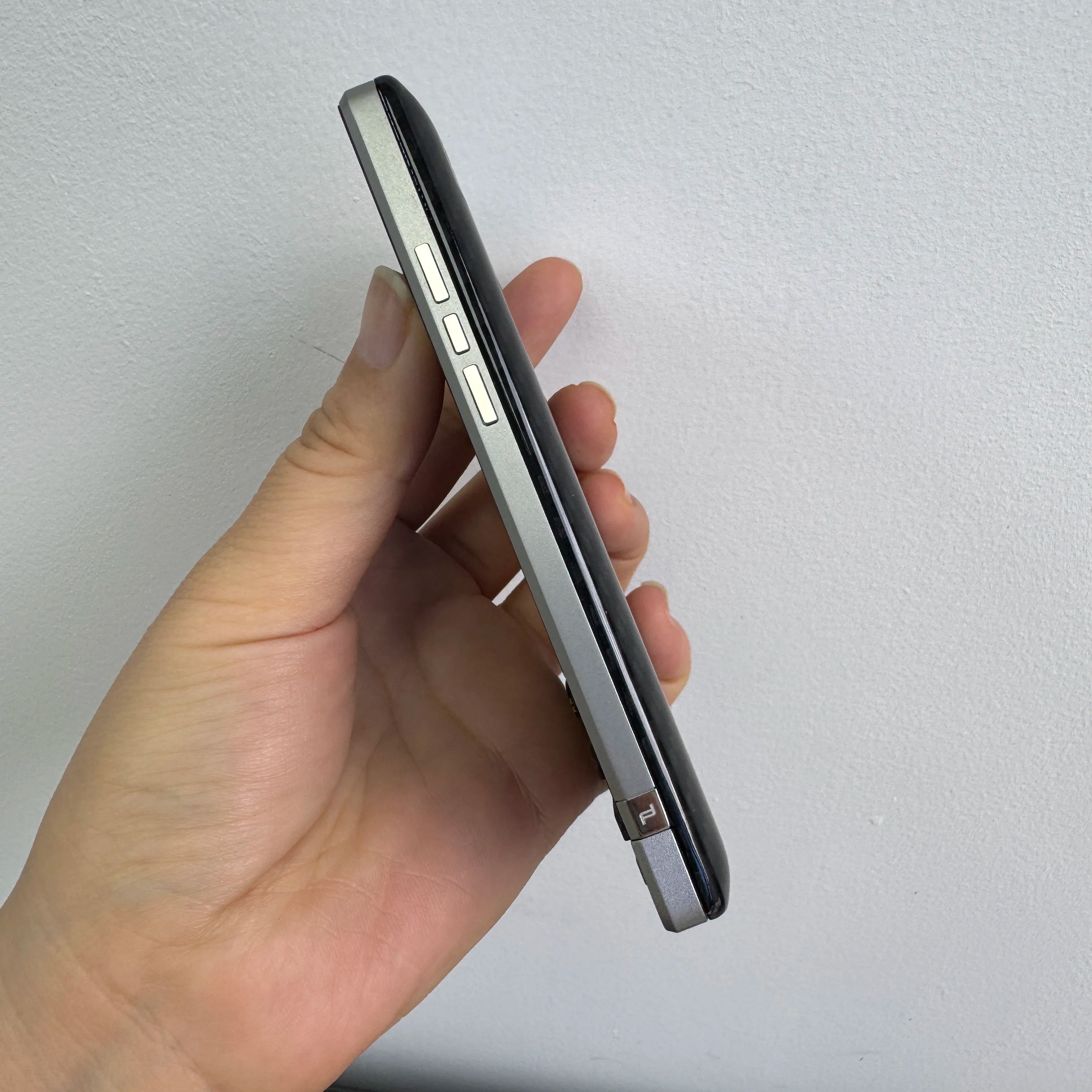 BlackBerry Porsche P9983